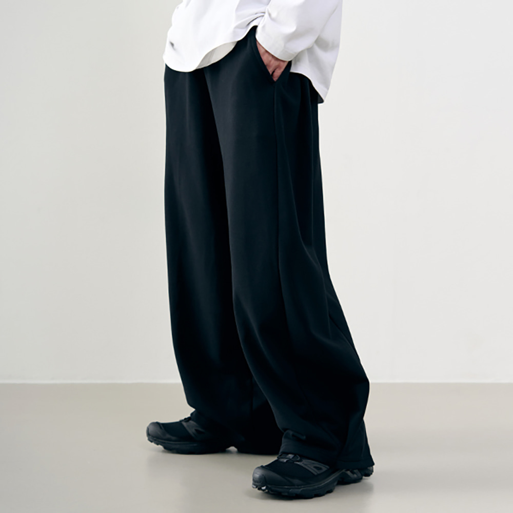 Comfy inverted pleat sweat pants [BLACK]